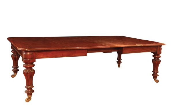 A WILLIAM IV MAHOGANY EXTENDING DINING TABLE