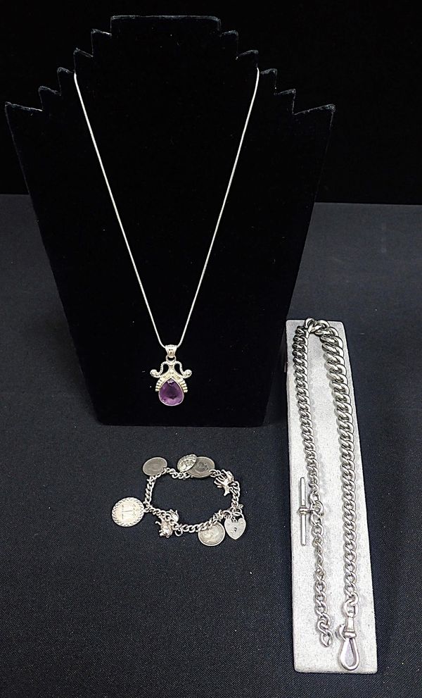 A SILVER NECKLACE AND PENDANT
