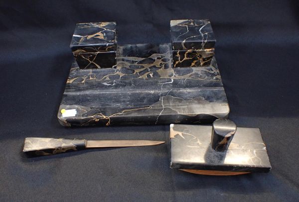 AN ART DECO MARBLE INKSTAND