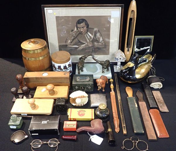 A WHITE METAL CIGARETTE CASE