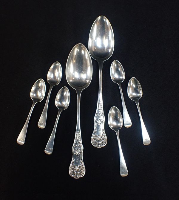 A PAIR OF SILVER TABLESPOONS,SAMUEL HAYNE & DUDLEY CATER