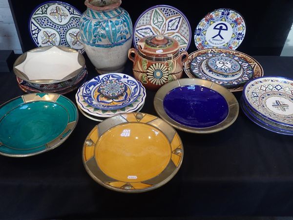 A MIDDLE EASTERN VASE, WITH CRACKLE GLAZE