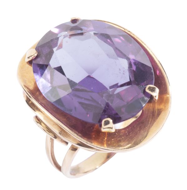 A RETRO SYNTHETIC SAPPHIRE RING