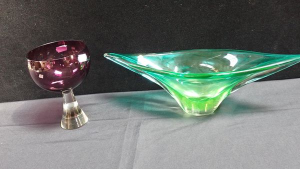 A MURANO STYLE FREE FORM GLASS BOWL