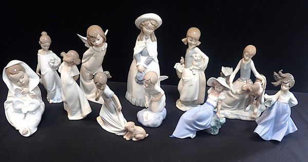 THREE LLADRO FIGURINES