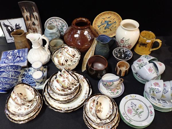 A QUANTITY OF MIXED CERAMICS