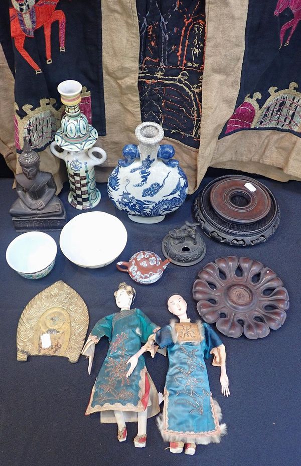 A COLLECTION OF ASIAN ITEMS