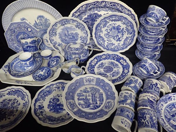 A QUANTITY OF SPODE 'BLUE ROOM' PLATES AND MUGS