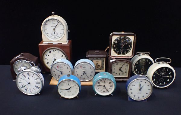 A COLLECTION OF VINTAGE ALARM CLOCKS