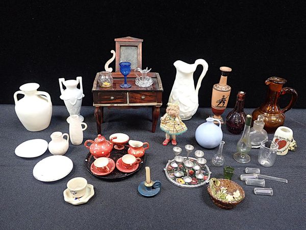 19th CENTURY AND LATER DOLL'S HOUSE MINIATURES: