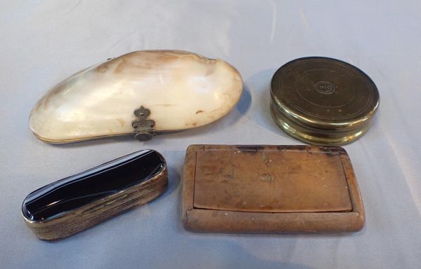 A VICTORIAN SHELL PURSE