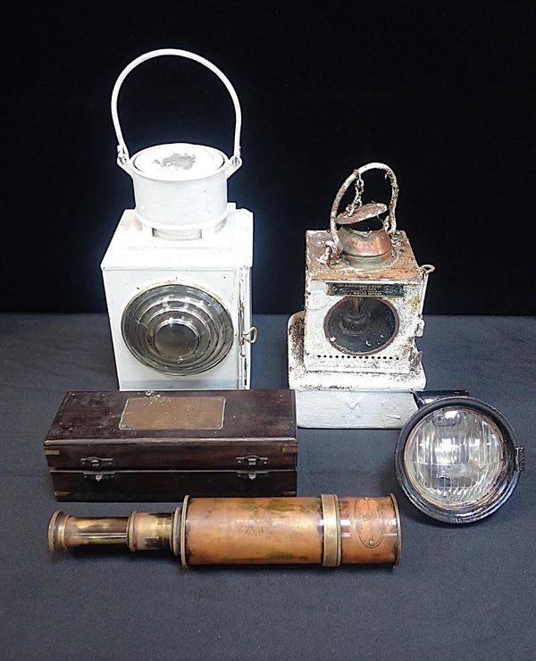A WELCH PATENT LAMP, AND A SIMILAR LAMP