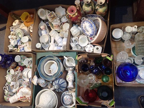 A QUANTITY OF MIXED CERAMICS AND GLASS