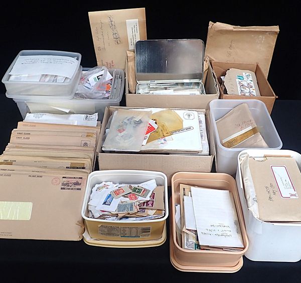 A COLLECTION OF GB AND WORLD STAMPS FOR SORTING