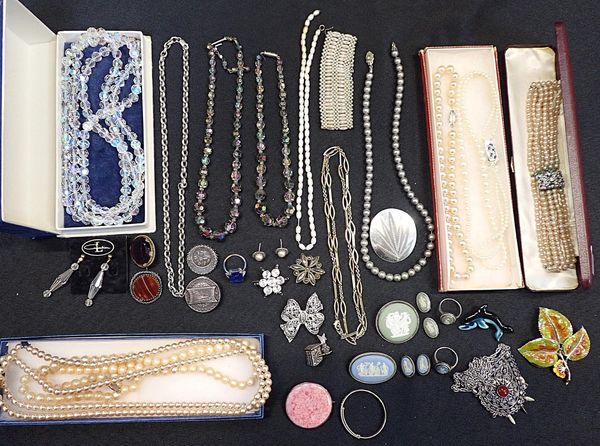 A SILVER CHAIN, AND OTHER JEWELLERY