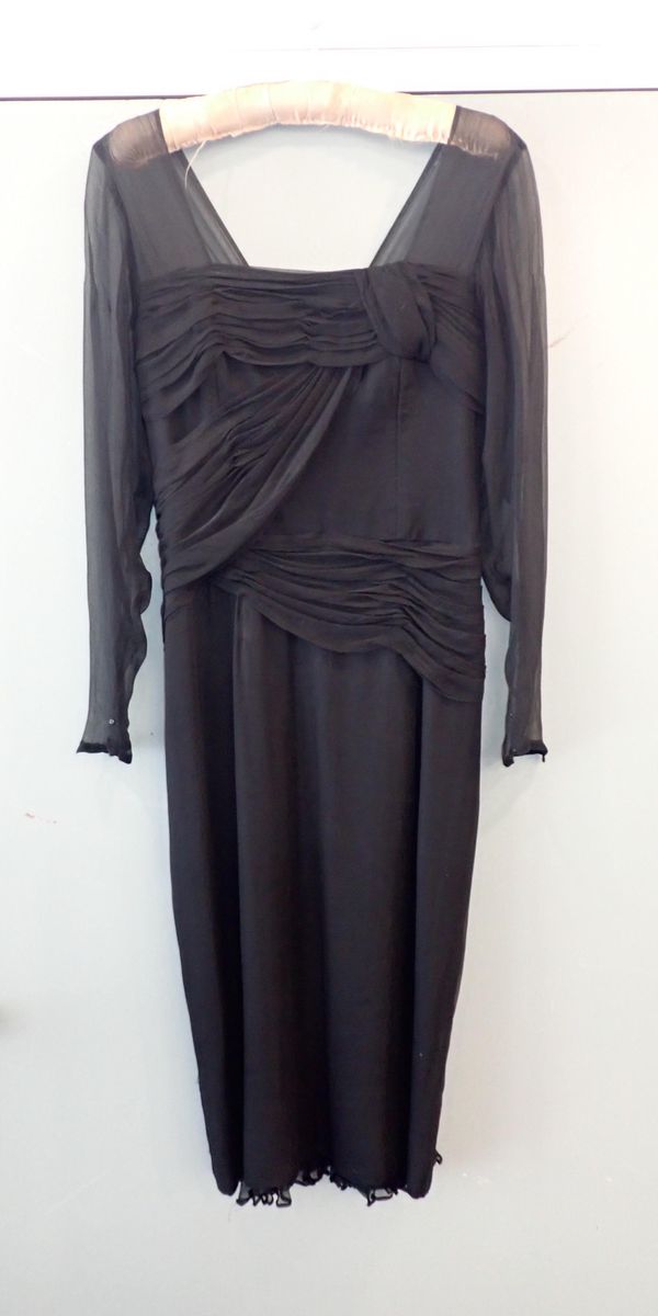 A JEAN PATOU 1920s LADIES BLACK CHIFFON DRESS