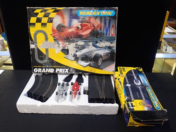 A SCALEXTRIC GRAND PRIX SET C1047