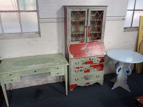 A DRESSING TABLE WITH PAINTED DECORATION