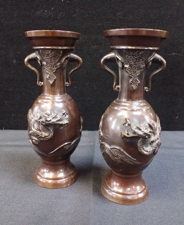 A PAIR OF JAPANESE BRONZE VASES