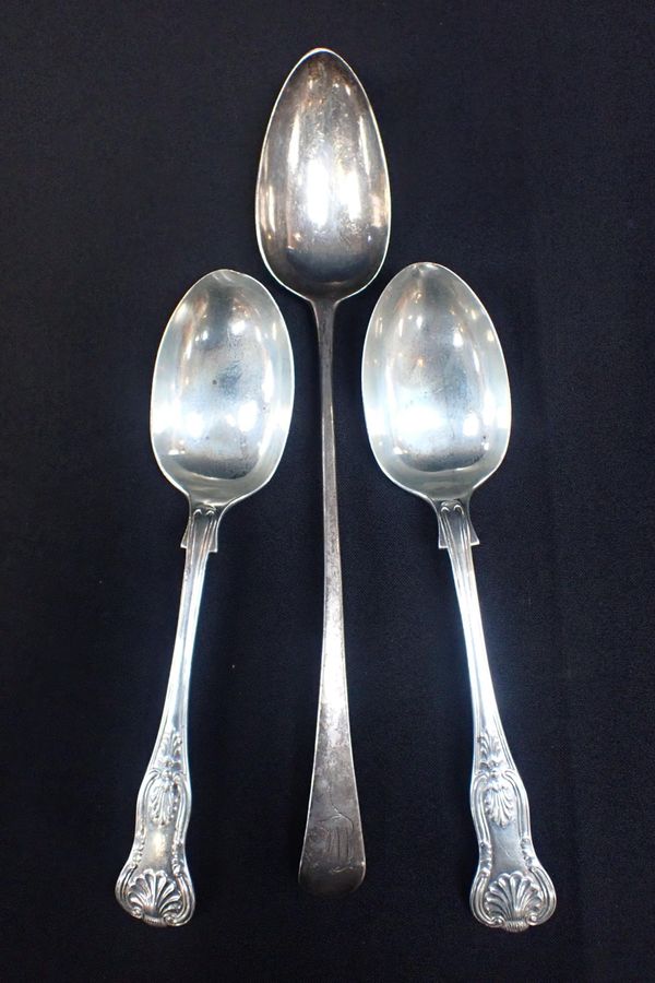 A PAIR OF SILVER KING'S PATTERN SERVING SPOONS