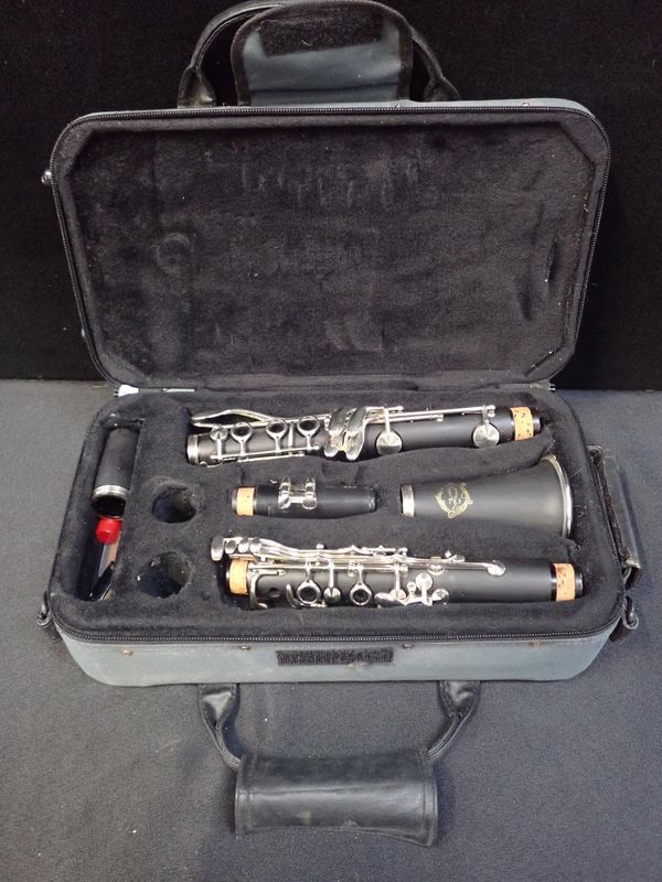 AN ARTEMIS STUDENT CLARINET