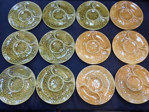 TWELVE GIEN ARTICHOKE PLATES