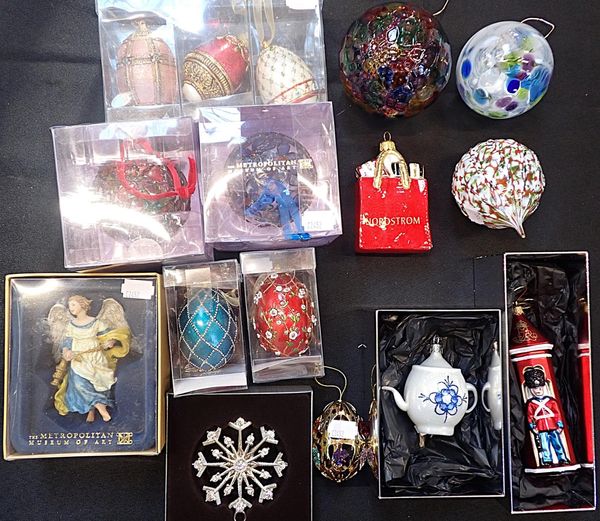 METROPOLITAN MUSEUM OF ART CHRISTMAS ORNAMENTS