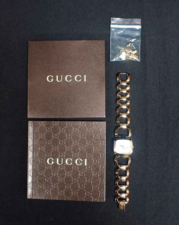 A GUCCI LADIES WATCH