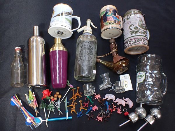 A VINTAGE HUNT'S SODA SIPHON