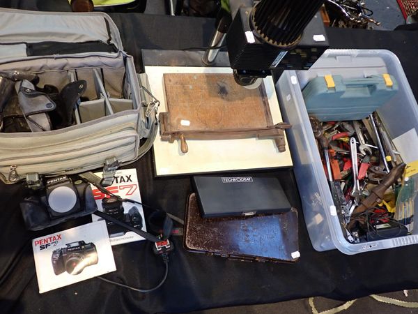 A PENTAX SF7 CAMERA BODY