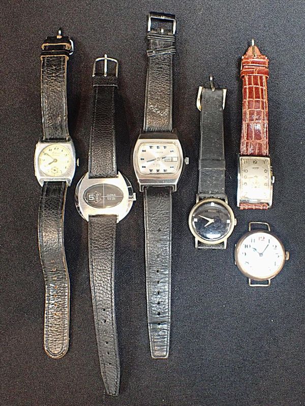 TISSOT: A STAINLESS STEEL WRISTWATCH