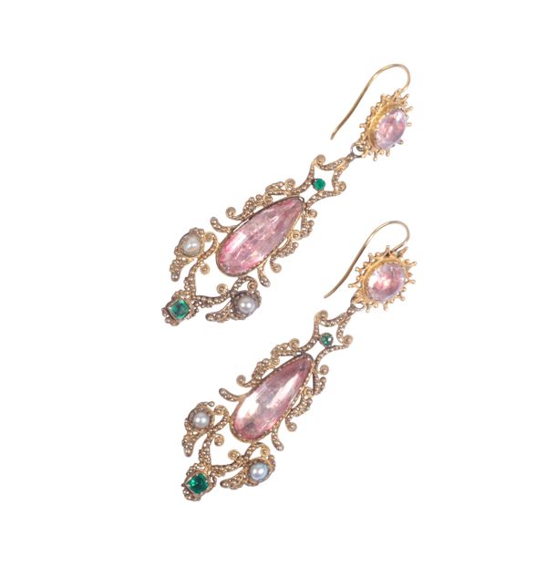 A PAIR OF EARLY 19TH CENTURY ROSE QUARTZ EARRINGS