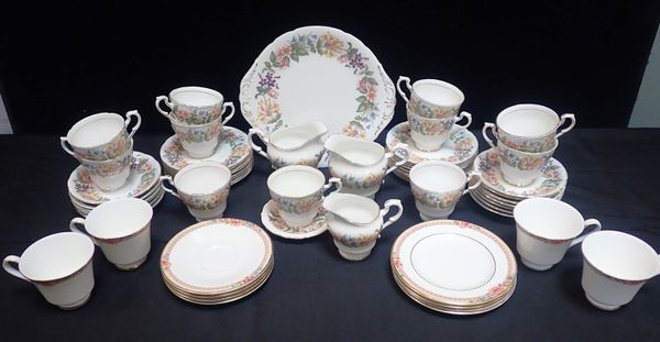 PART PARAGON COUNTRY LANE TEA SERVICE