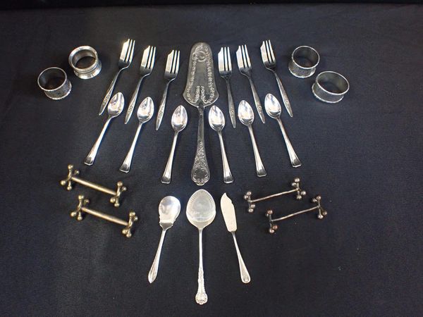THREE SILVER NAPKIN RINGS AND FLATWARE