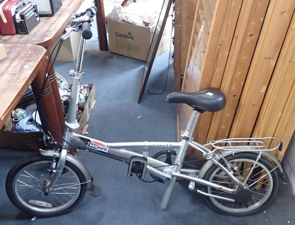 A FOLDING SEASURE BICYCLE