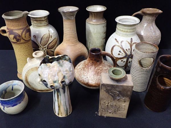 A COLLECTION OF STUDIO POTTERY