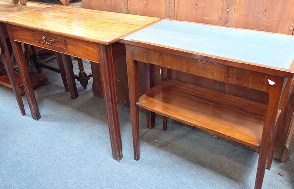 A 19th CENTURY MAHOGANY SIDE TABLE
