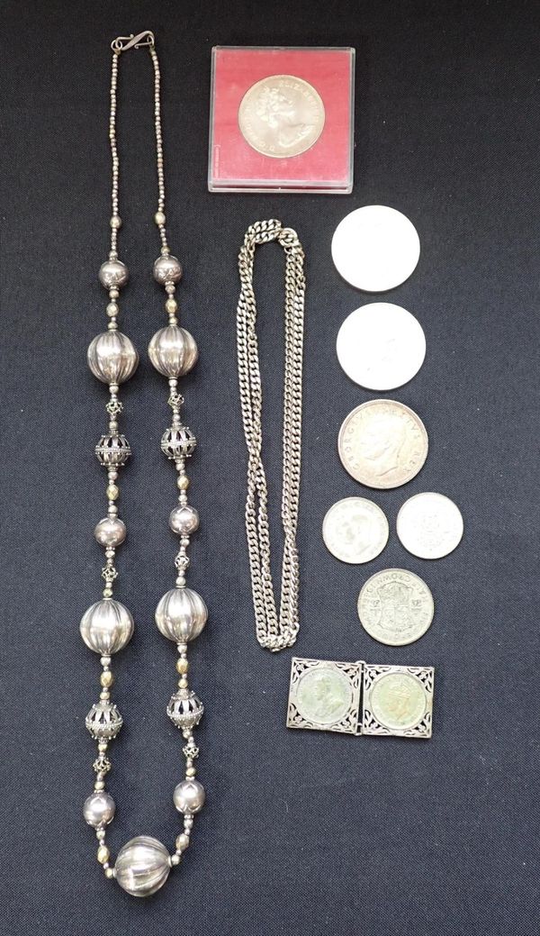 AN ASIAN SILVER BAUBLE NECKLACE