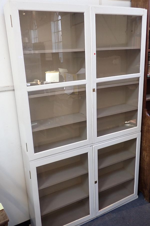 A WHITE PAINTED GLAZED BOOKCASE/DISPLAY CABINET