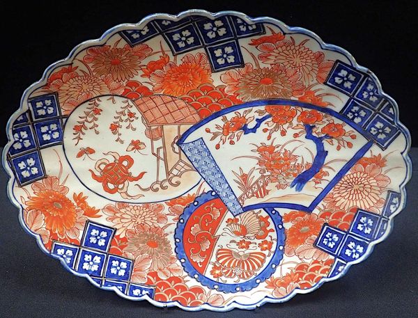 A JAPANESE IMARI STYLE DISH