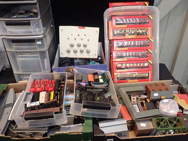 A LARGE COLLECTION OF TRI-ANG AND HORNBY 00 GAUGE MODEL RAILWAYS