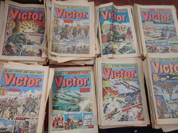 A QUANTITY OF 1970s/80s 'VICTOR' COMIC