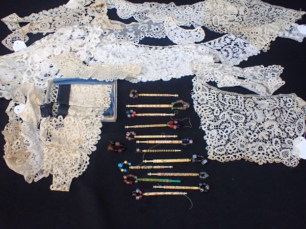 A COLLECTION OF BONE LACE BOBBINS