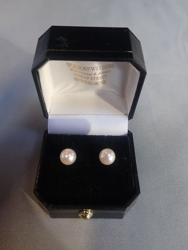 PAIR PEARL STUD EARRINGS