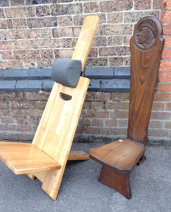 AN ELM SPINNING CHAIR