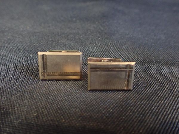 A PAIR OF 9CT GOLD 'SWIVLINK' CUFFLINKS