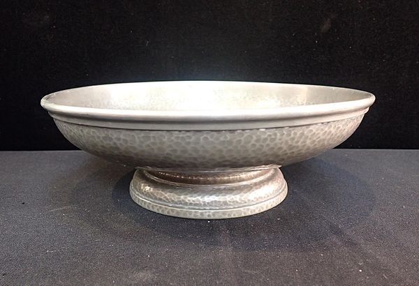 A TUDRIC PEWTER ARTS AND CRAFTS PLANISHED BOWL