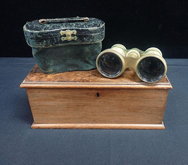 A PAIR OF MOTHER-OF-PEARL OPERA GLASSES