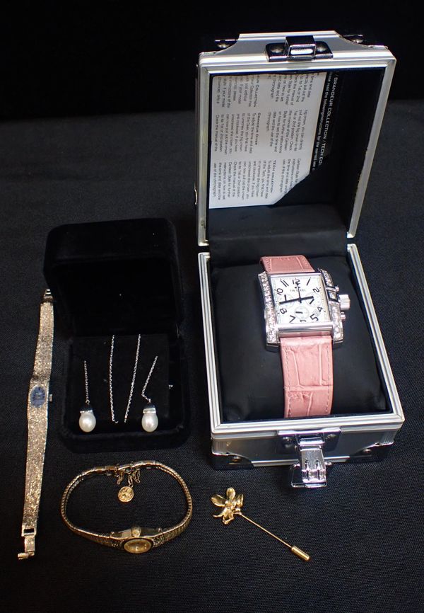 A COLLECTION OF LADIES' WRISTWATCHES