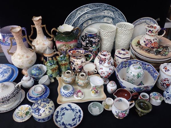 A QUANTITY OF MIXED CERAMICS